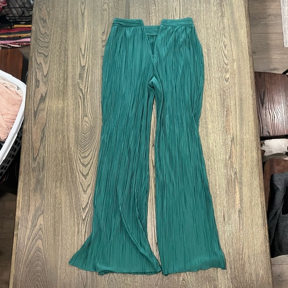 Meshki Womens Flare Pants Crinkle Pleated Slit Hem Pull-On Stretch Green Size XS - Picture 7 of 9